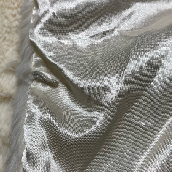 Andrew Marc New York Fluffy Off White Faux Fur Lined Vest Large - Picture 4 of 8